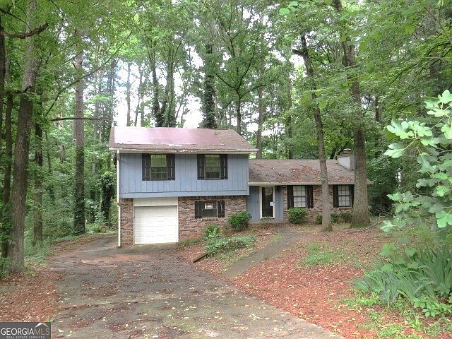 1st image of 2424 White Cir