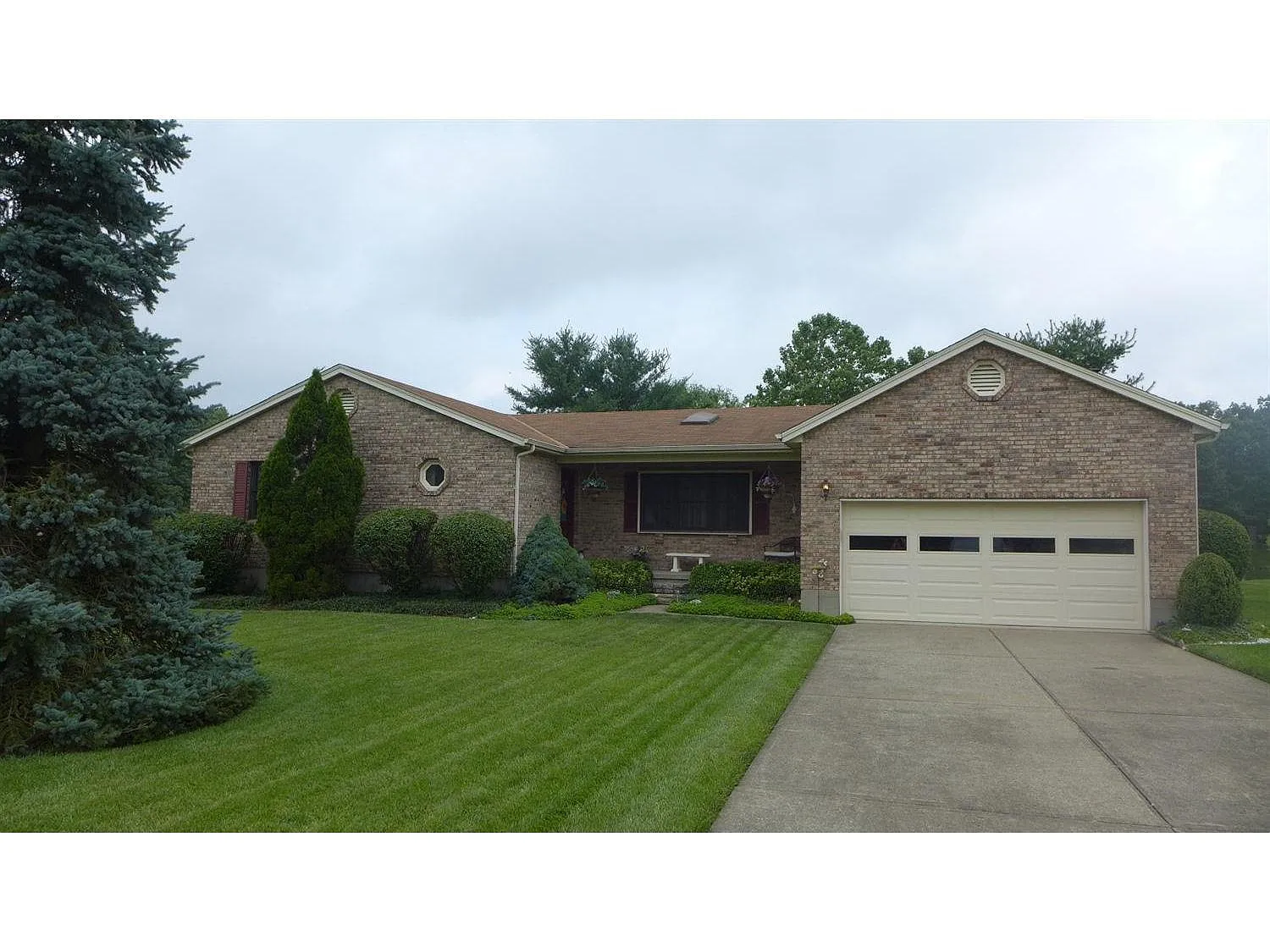 2422 Vineyard Ct photo 1