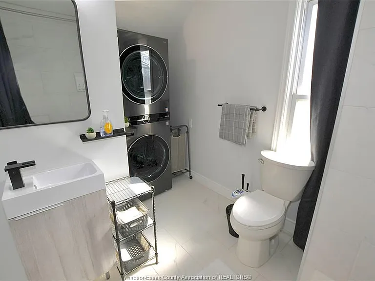 298 George St — Photo 10