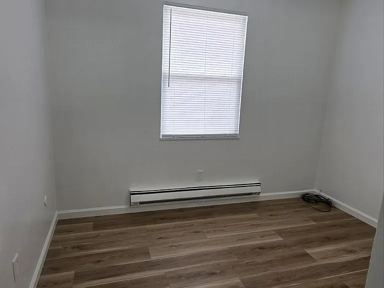 432 E Washington St #9 — Photo 4