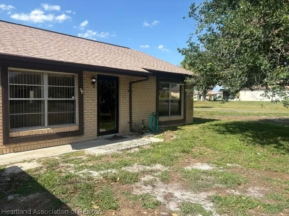 3 Hillcrest St, Lake Placid, FL 33852