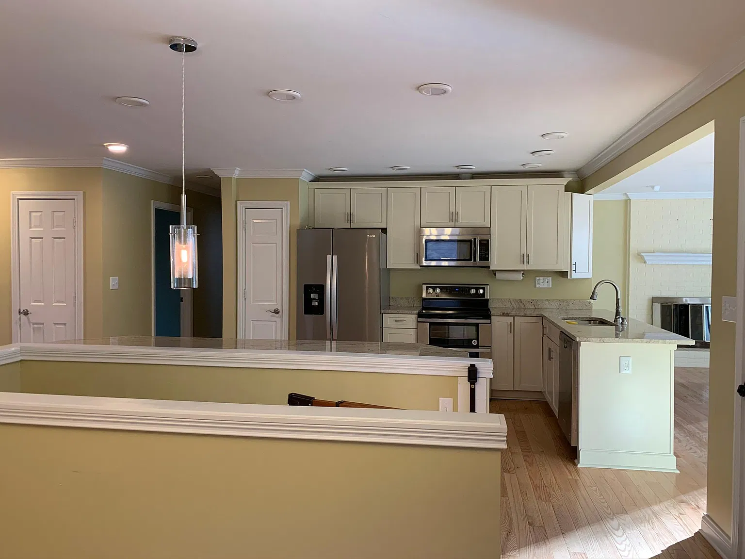 3 bed, 1636 sqft, $2,350 — Photo 4