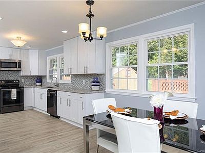 4th image of 800 Forest Dr