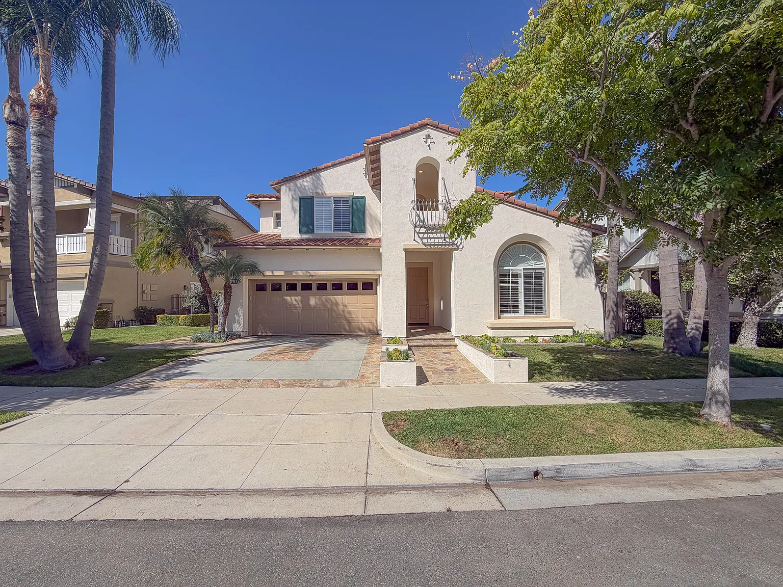 5 bed, 2850 sqft, $6,500 — Photo 4