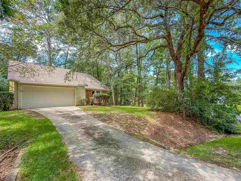 3200 Langley Cir — Photo 2