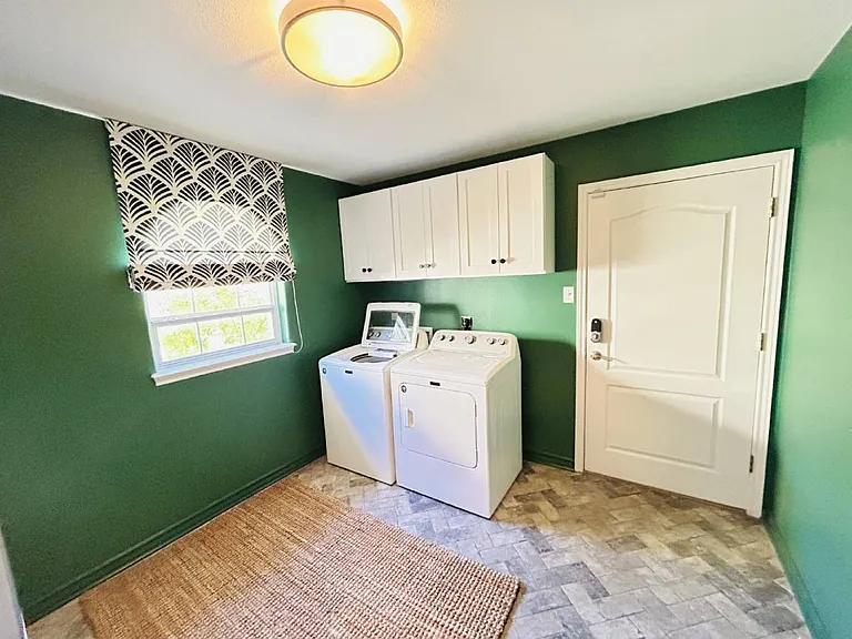 321 Village View Dr — Photo 10