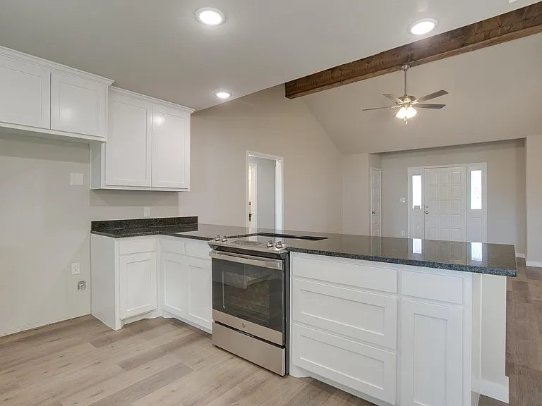305 Bentley Dr — Photo 31
