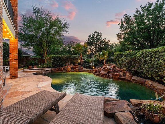 4th image of 9822 Prairie Clover Ln