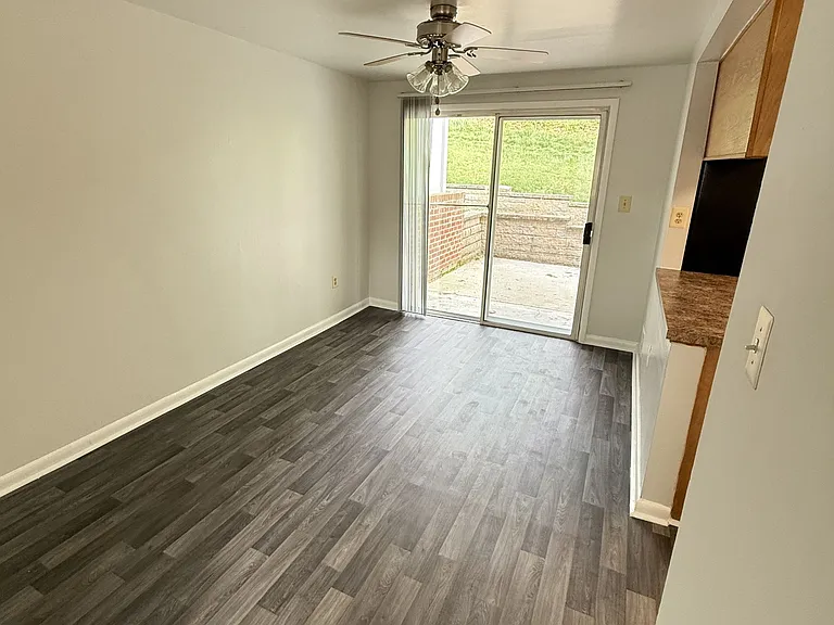 Longview — Photo 129