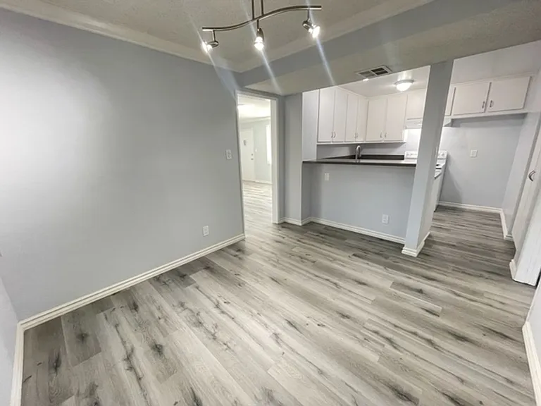 1750 Gillette Cres — Photo 12