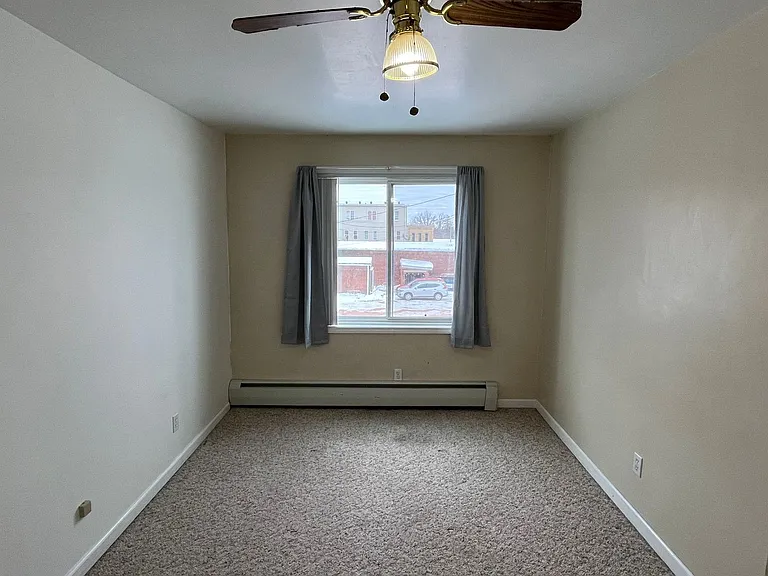 516 S Webb St — Photo 7