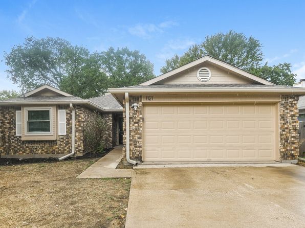 1121 Cardinal Oaks Dr