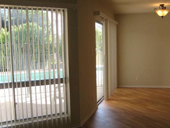 Dining Area-Pool View