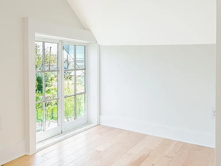 511 W Dodds St — Photo 17