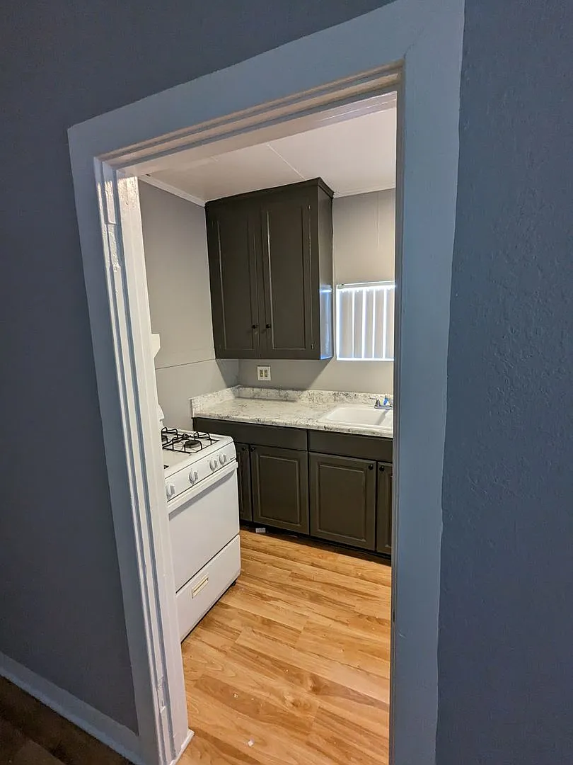 34672 Avenue E — Photo 2