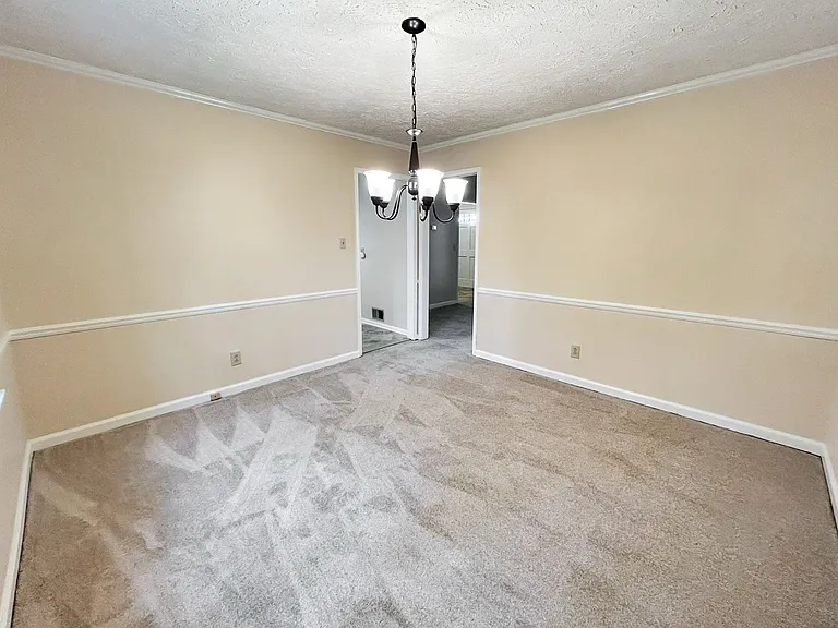 2491 Annandale Dr — Photo 16