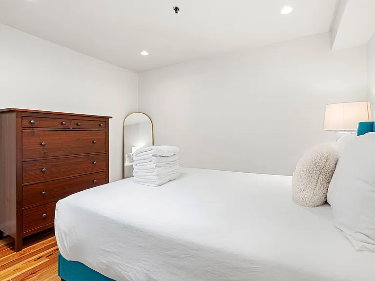 377 King St #206 — Photo 18