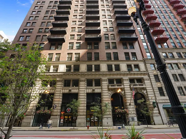 212 W Washington St APT 1501, Chicago, IL 60606