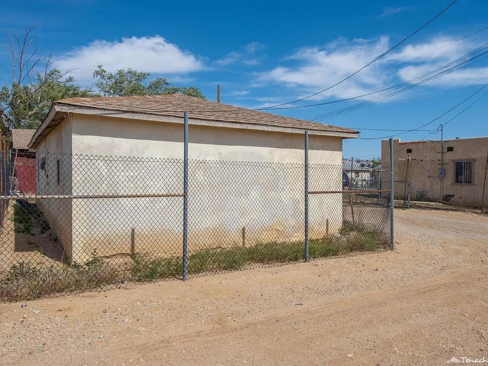 Building Photo 4