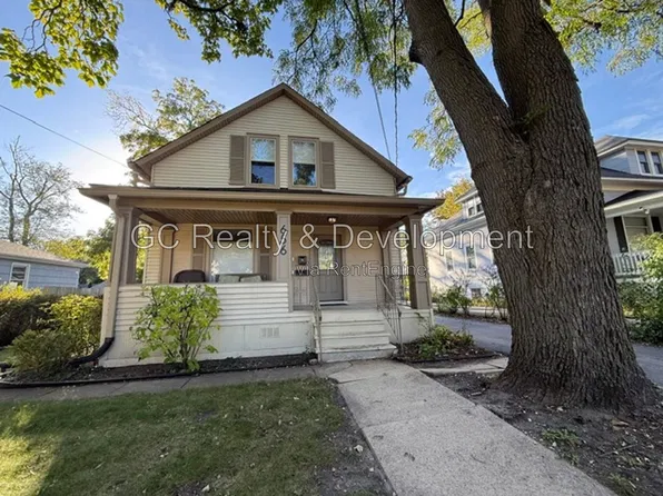 656 Chestnut St APT 2, Deerfield, IL 60015