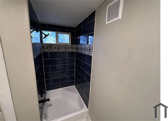 1636 E State St #1 — Photo 11