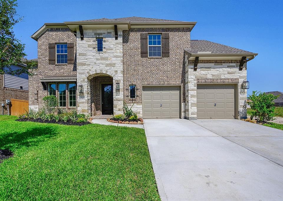 1st image of 12111 Ballshire Pines Dr
