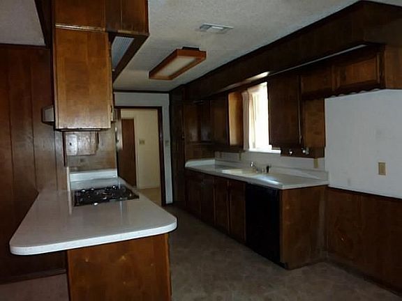 4th image of 6521 Trail Lake Dr