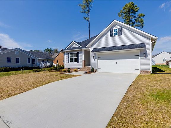 3rd image of 307 Heron Run Dr