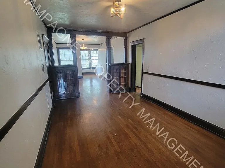 620 W 39th Ter #1W — Photo 4