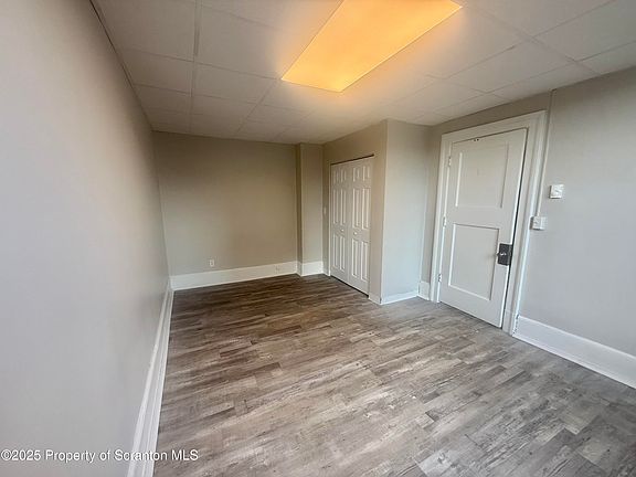 5th image of 102 Delaware Ave #3-B