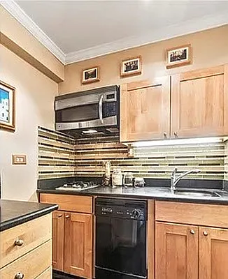 Rented by R New York | media 5