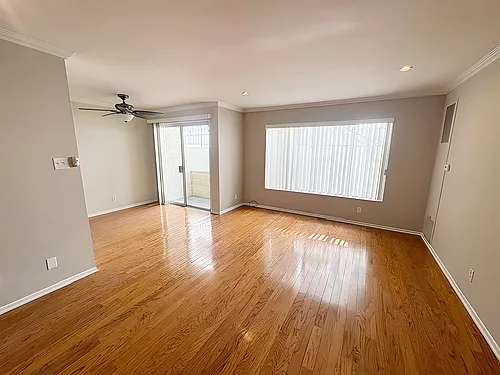 $2495/1323 S Carmelina Ave. #104--1br Condo, Spacious Renovated, Private Patio! West Los Angeles ... — Photo 2