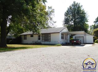 1205 NW Sunset Ln, Topeka, KS 66618