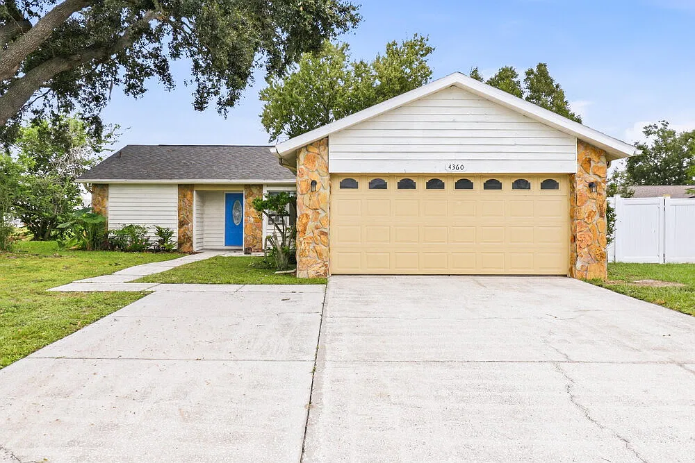 3 bed, 2.0 bath, 1524 sqft, $1,940 — Photo 1