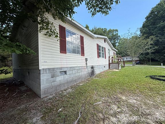 3rd image of 176 Mandy Ln