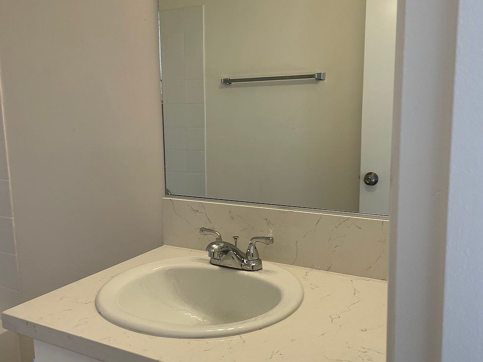 2nd image of 2228 3rd St APT 5