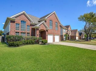 15722 Brookwood Lake Pl, Sugar Land, TX 77498