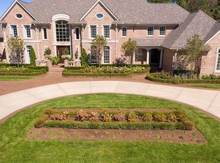 2690 Ledgewood Ct, Rochester, MI 48306