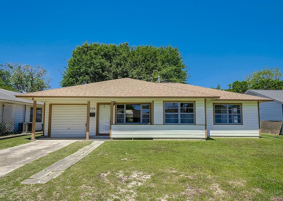 1st image of 609 S Circle Dr