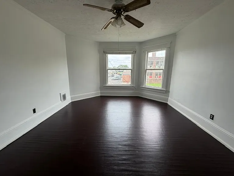 1518 Woodland Ave NW — Photo 16