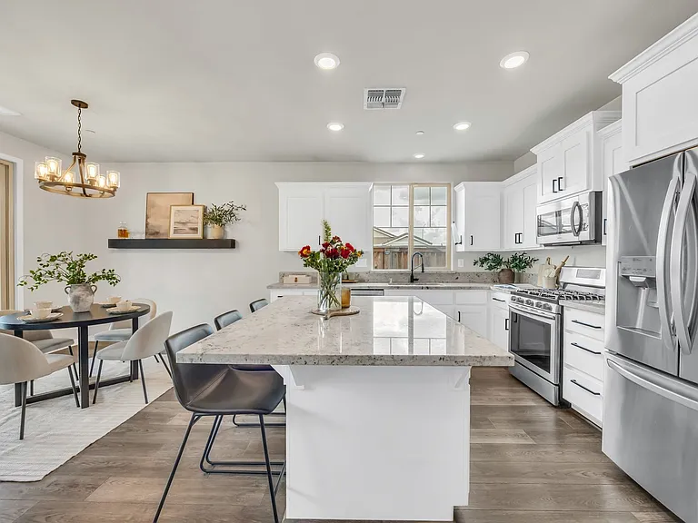 800 Daggerwing Ct — Photo 13