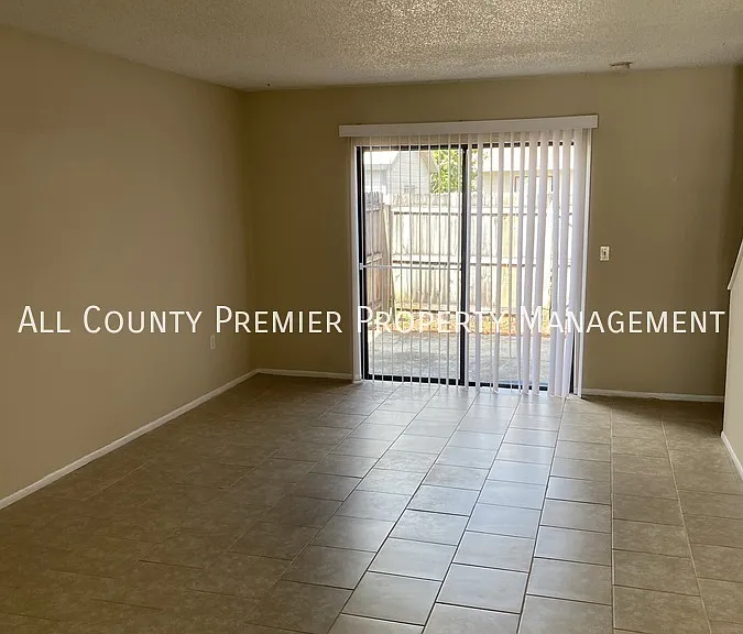 1752 Memphis Ave — Photo 3