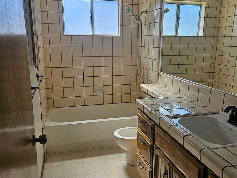 3544 Traveler Ct — Photo 12