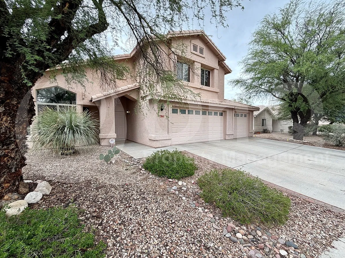 5 bed, 3.0 bath, 2908 sqft, $2,800 — Photo 2