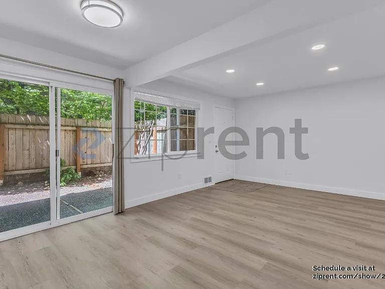 12211 SE 59th St #61 — Photo 10