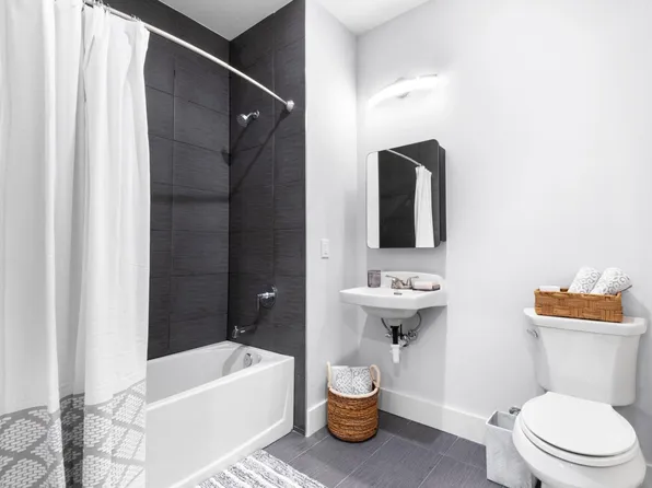 271 Sip Avenue image 9 of 19