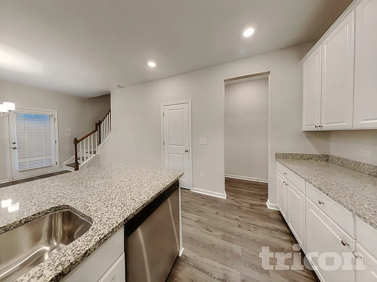 305 Knowles Pl — Photo 5