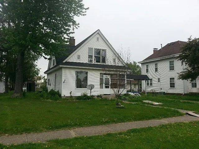 212 W Giles St photo 1