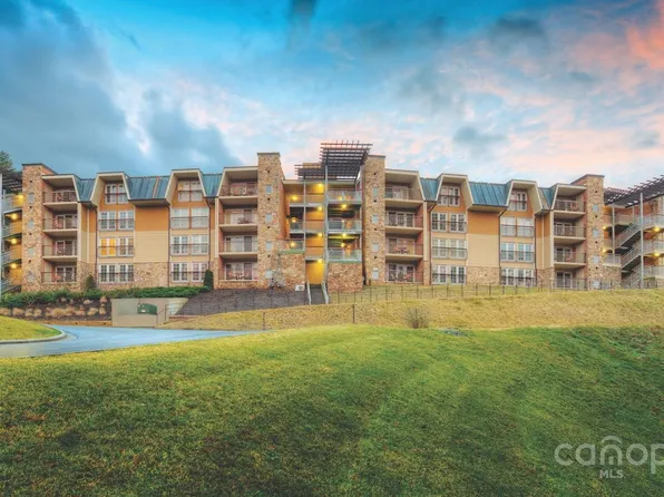 216 Bowling Park Rd #216, Asheville, NC 28803