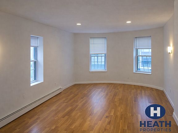 2nd image of 23 Saint Cyprians Pl #2D